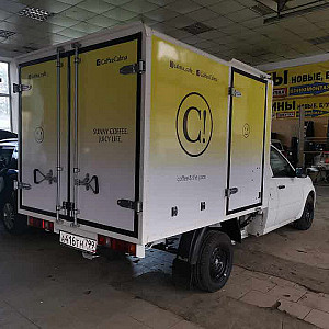 Наше портфолио - Оклейка газели плёнкой для кофейни "Calma"